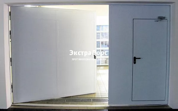 Противопожарные ворота с калиткой с доводчиком